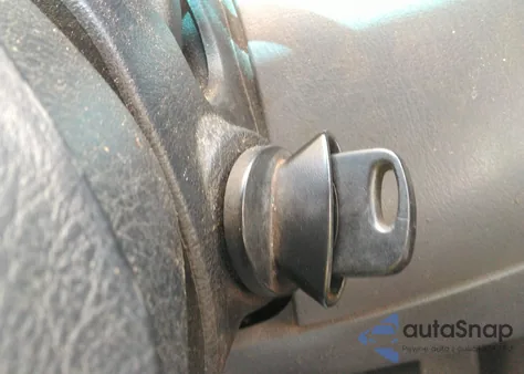 2001 Ford F-150 Xlt/Lariat/Xl from USA, damaged, VIN 1FTRX18W21NB81883